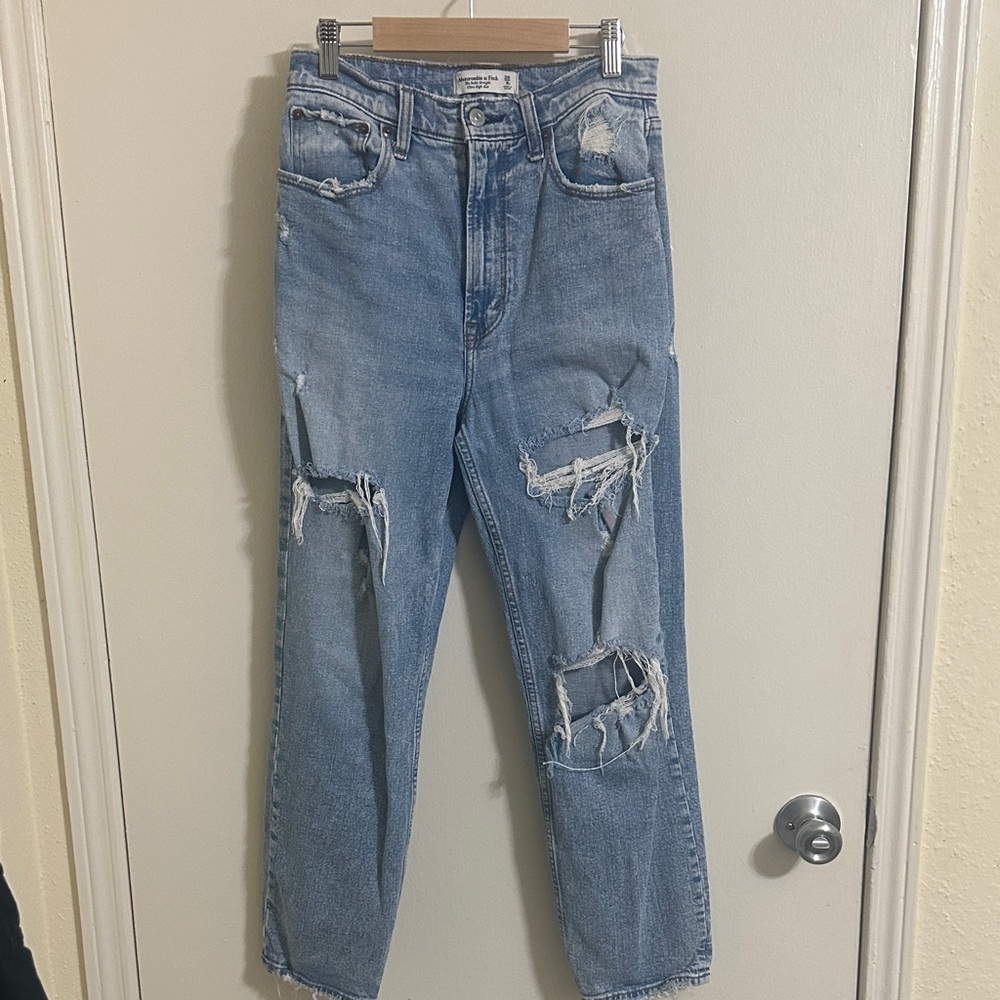 EUC Abercrombie &‎ Fitch Curve Love Ankle Straight Ultra High Rise Ripped Jeans